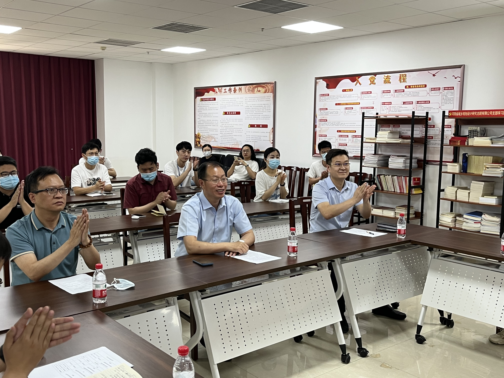 图片2.png 图片2.png