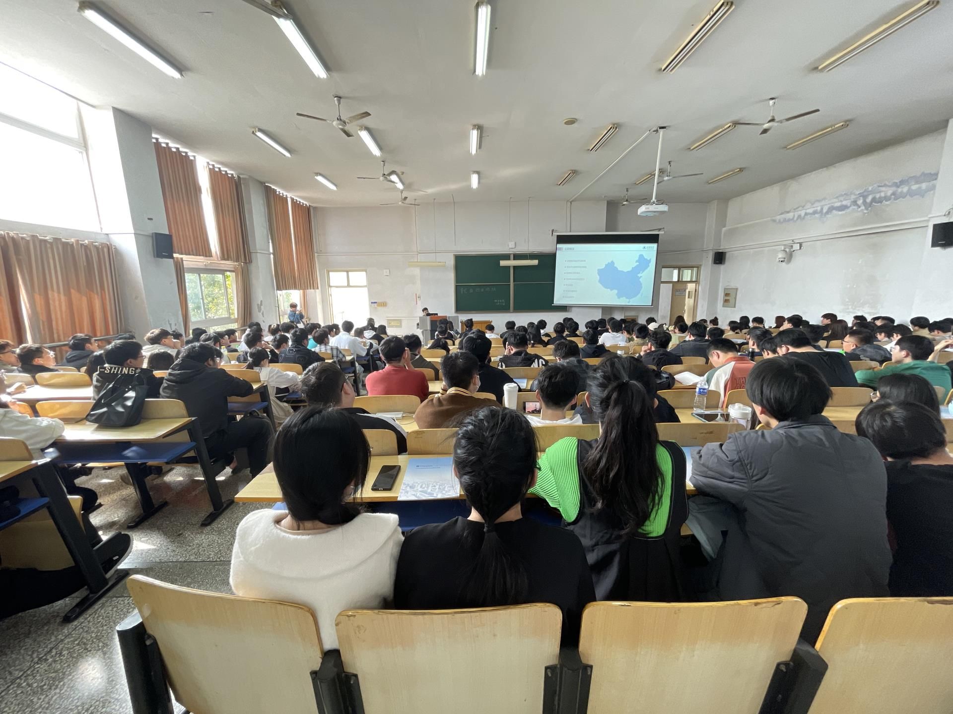 河南科技大学0330.jpg 河南科技大学0330.jpg